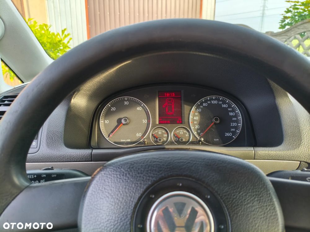 Volkswagen Touran 2.0 TDI Trendline - 17