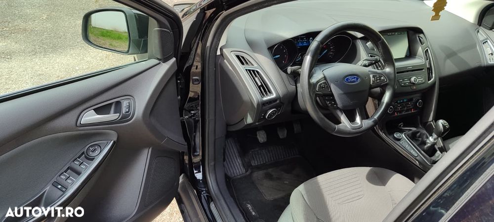 Ford Focus 1.0 EcoBoost Start Stop Titanium - 11