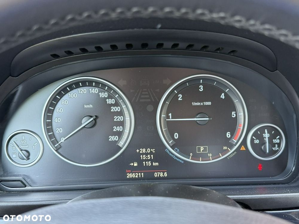 BMW Seria 5 520d Luxury Line - 24