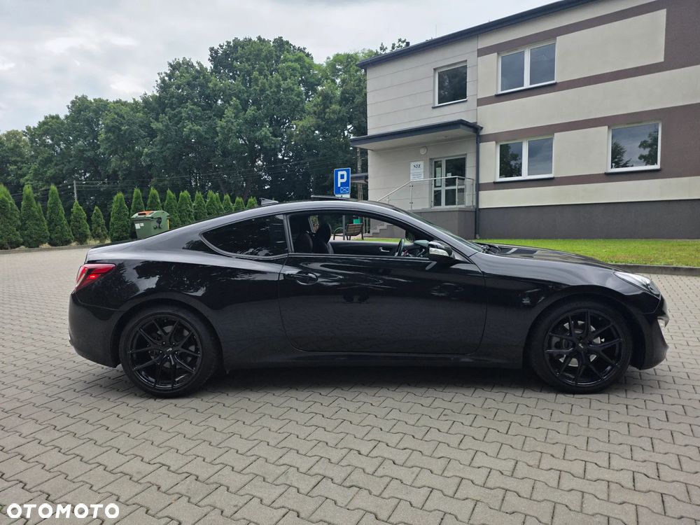 Hyundai Genesis - 5