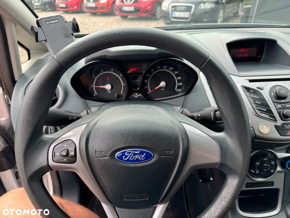 Ford Fiesta - 11