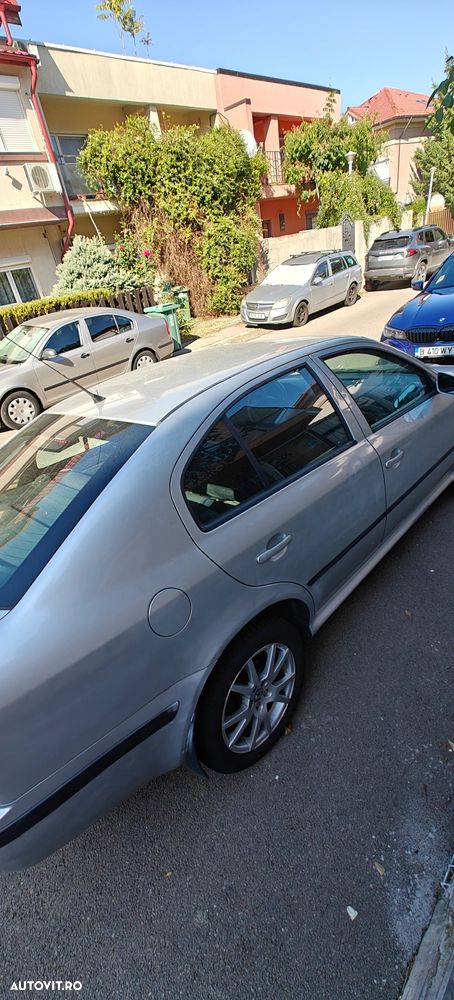 Skoda Octavia Tour 1.6 Sport - 13