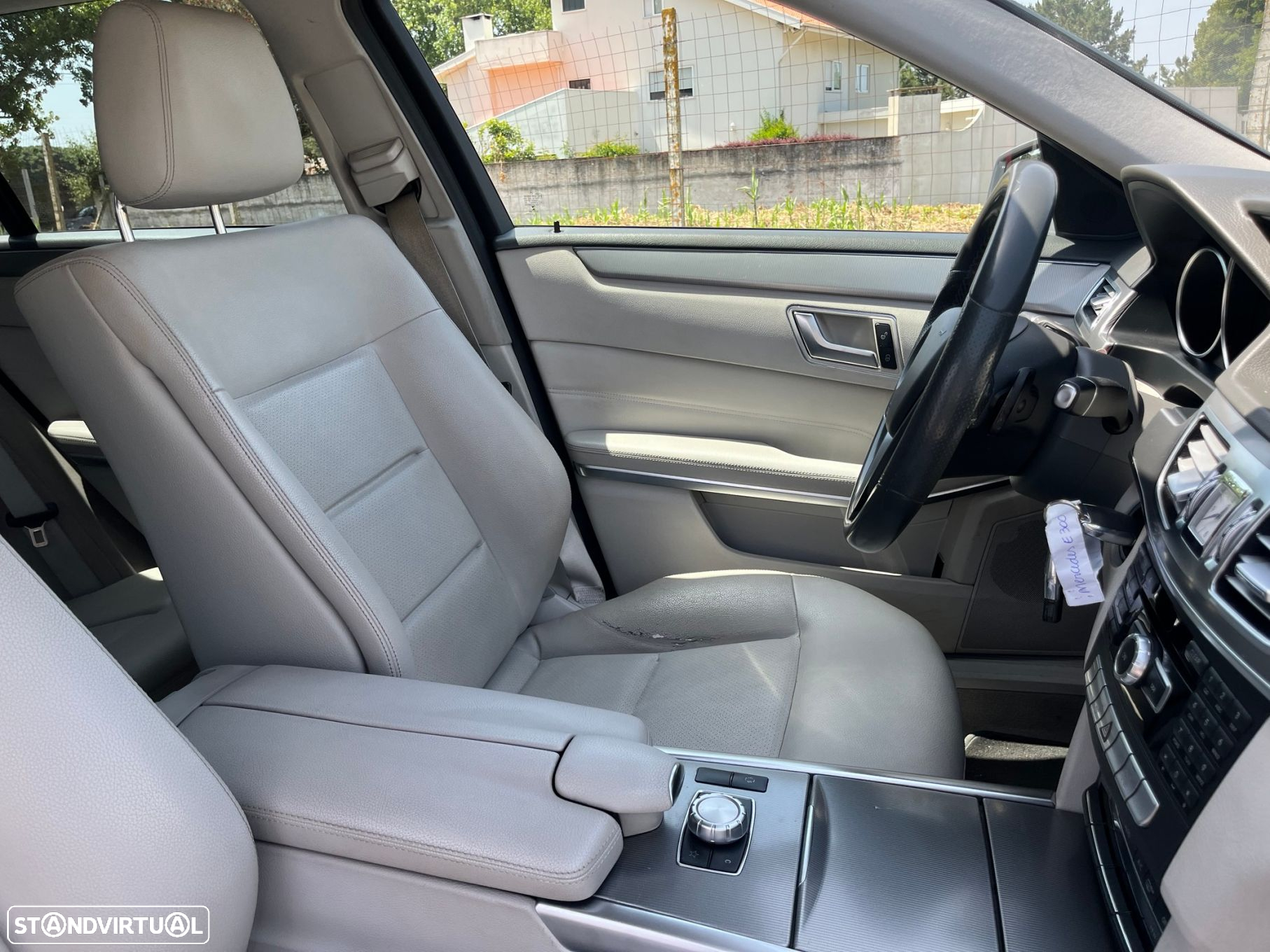 Mercedes-Benz E 300 Bluetec Hybrid Avantgarde - 40