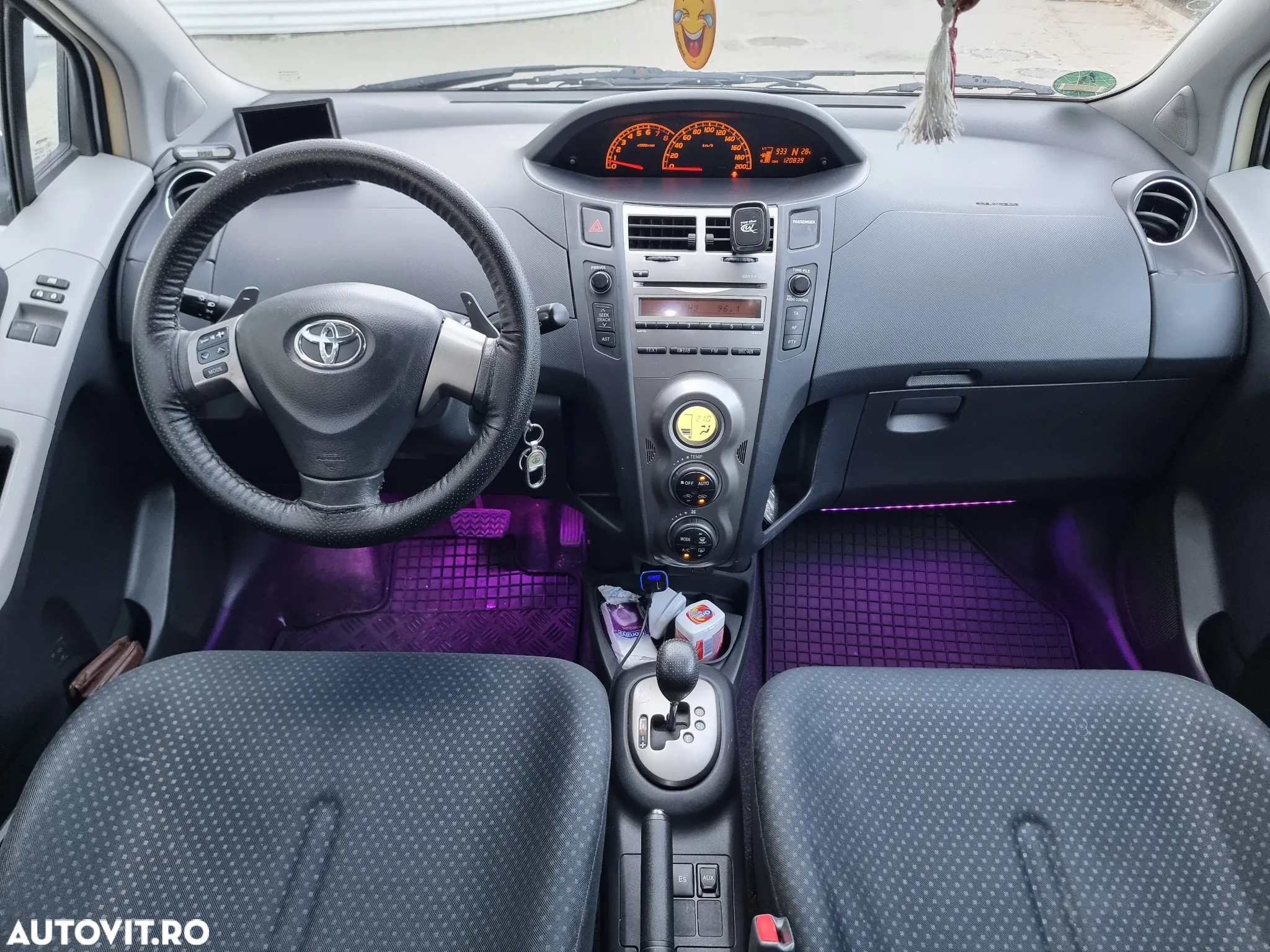 Toyota Yaris - 8