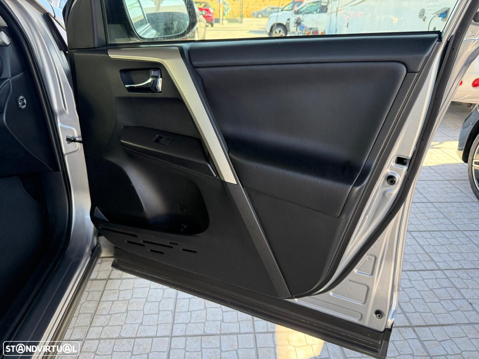Toyota RAV4 2.0 D-4D Comfort+P.Sport - 18