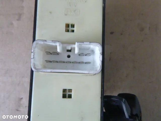 PANEL STEROWANIA SZYBAMI HYUNDAI SANTA FE I 00-06 - 14
