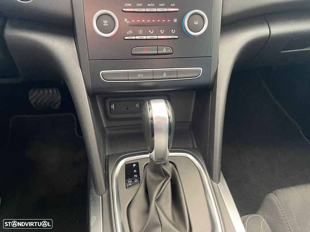 Renault Mégane ENERGY TCe 140 EDC LIMITED - 24