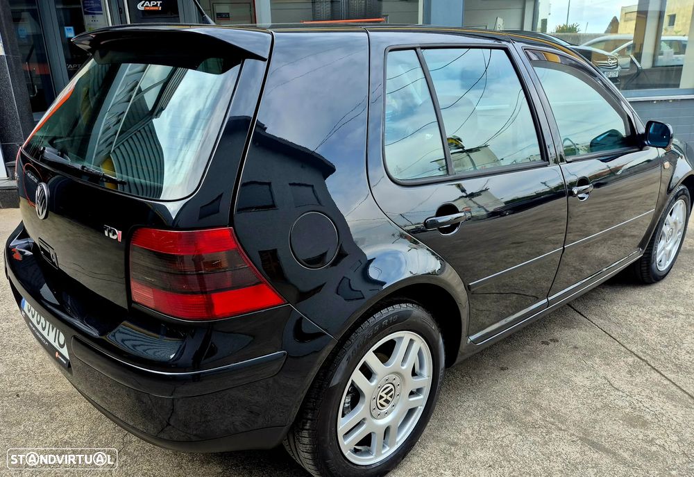 VW Golf 1.9 TDi 25 Anos - 12