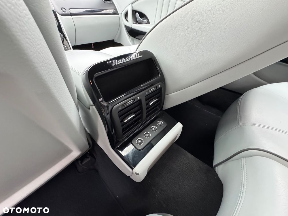 Maserati Quattroporte - 16