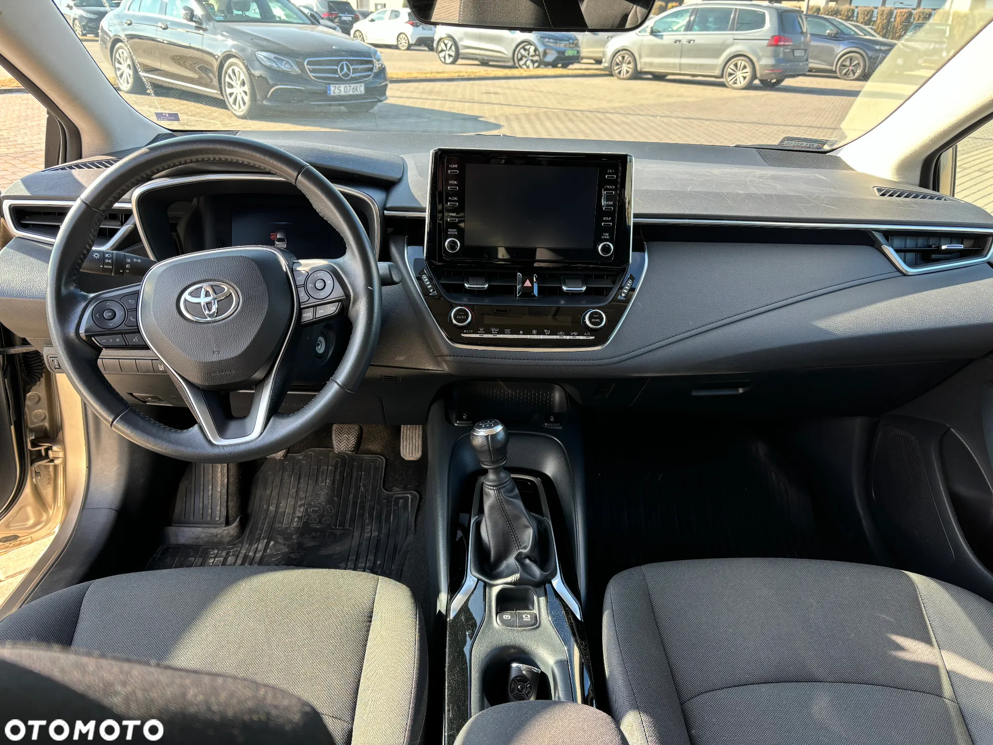 Toyota Corolla 1.6 Comfort - 27