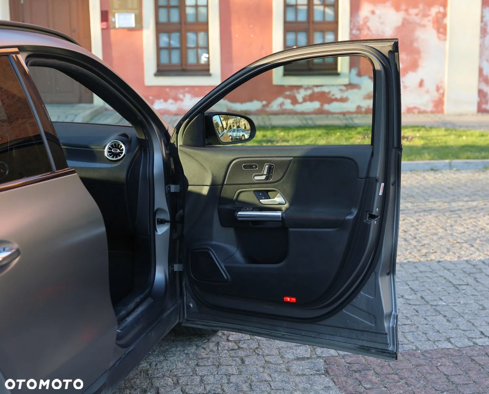 Mercedes-Benz GLA 250 4Matic 8G-DCT AMG Line - 29