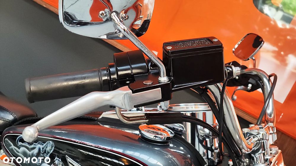 Harley-Davidson Softail Deluxe - 13