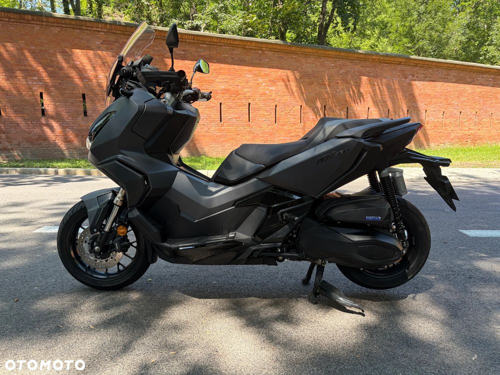Honda ADV350 - 1