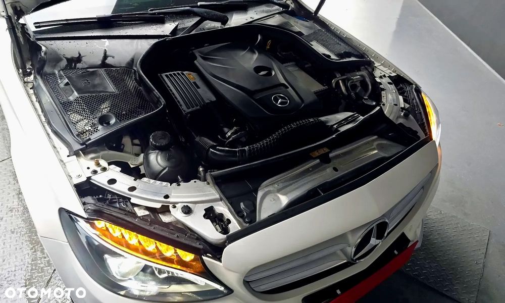 Mercedes-Benz Klasa C 200 4-Matic 7G-TRONIC - 6