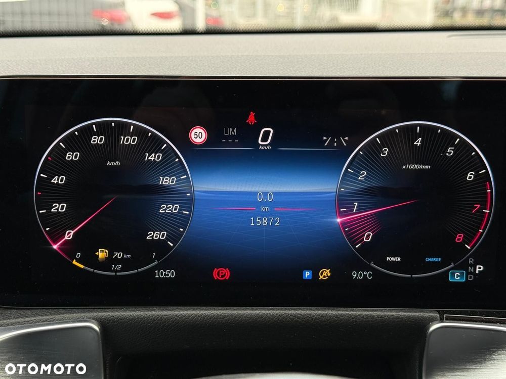 Mercedes-Benz GLB - 16