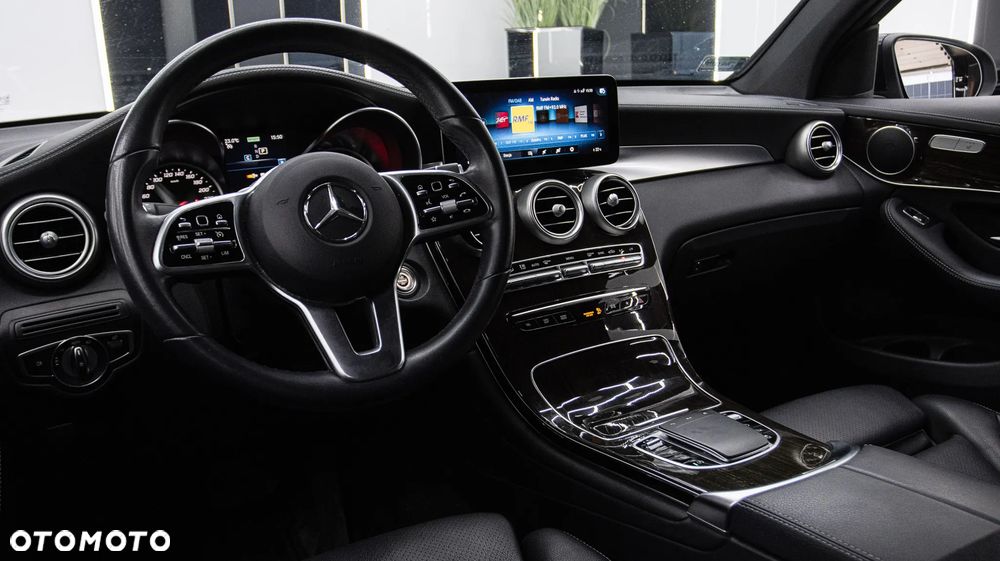 Mercedes-Benz GLC 200 4Matic 9G-TRONIC AMG Line - 11
