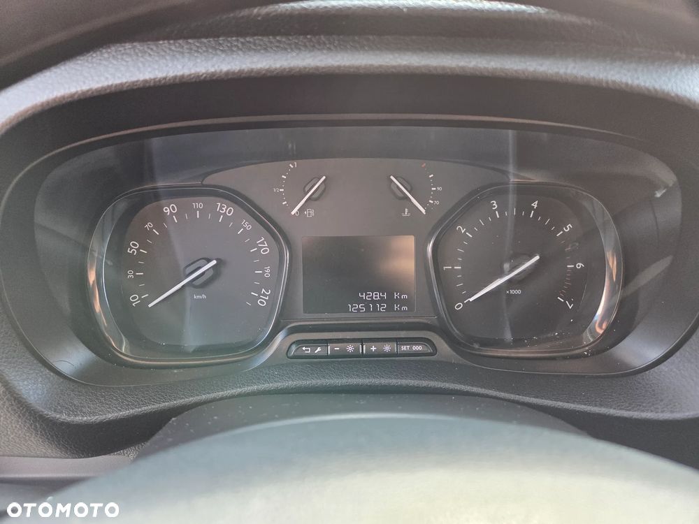 Opel Vivaro - 19