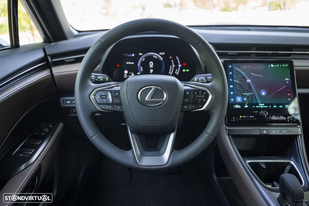 Lexus LBX Elegant - 10