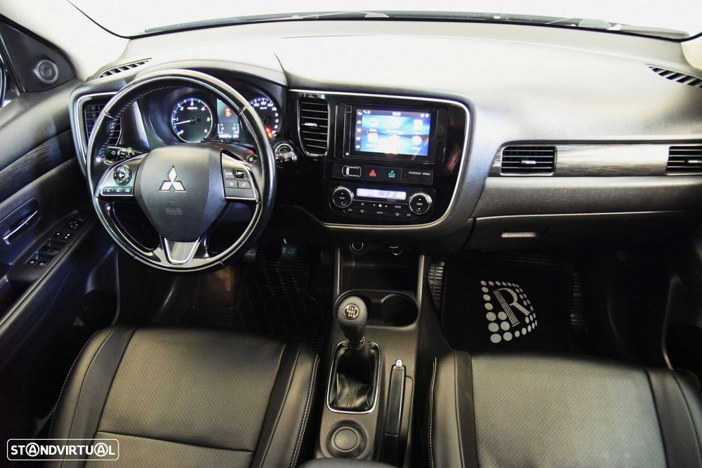 Mitsubishi Outlander 2.2 DI-D Intense - 18