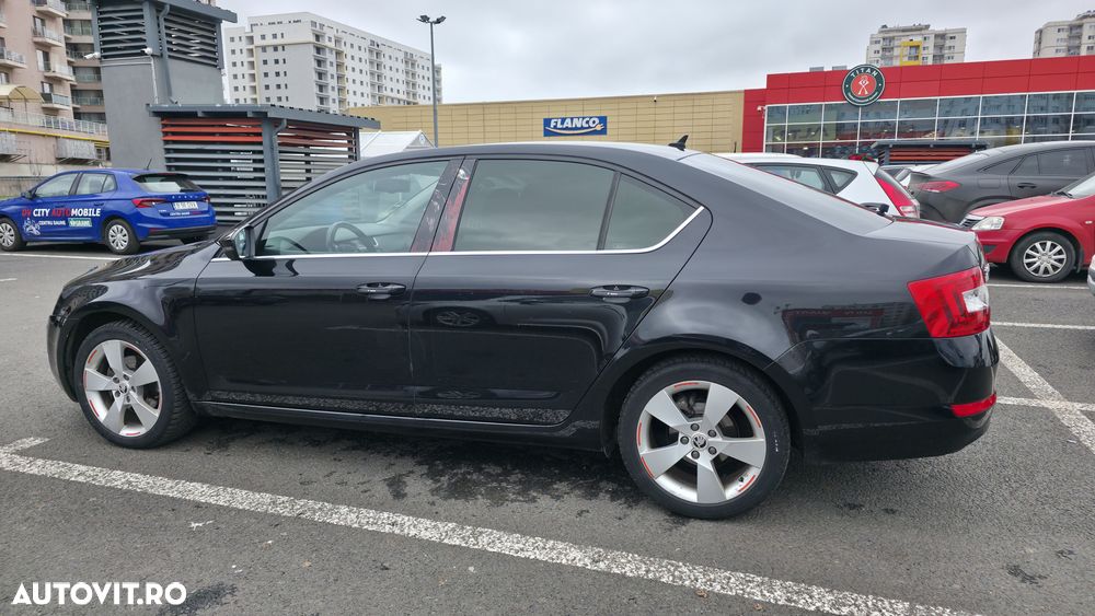 Skoda Octavia 2.0 TDI DSG Style - 3