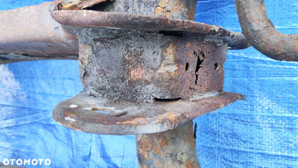 SANKI BELKA ZAWIESZENIA TYŁ BMW X5 E53 - 5