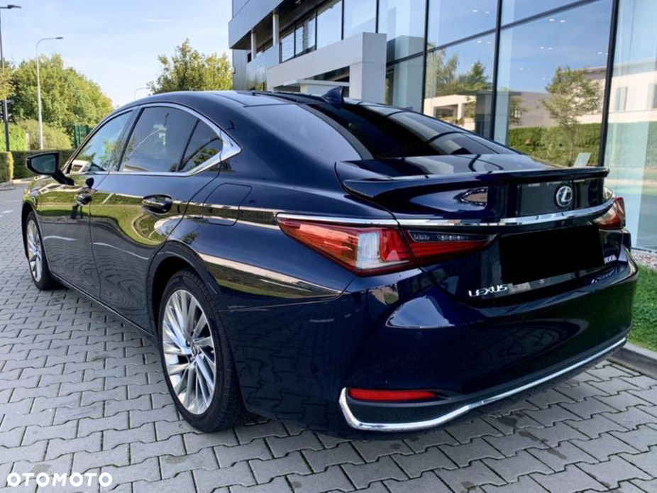 Lexus ES - 3