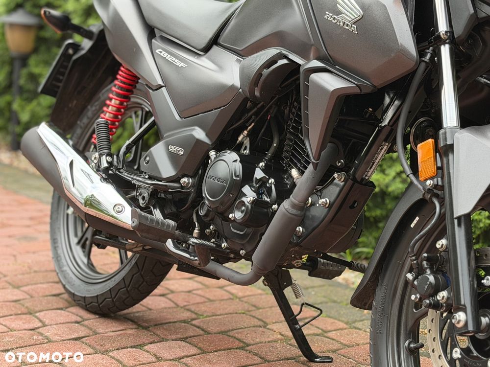 Honda CB - 12