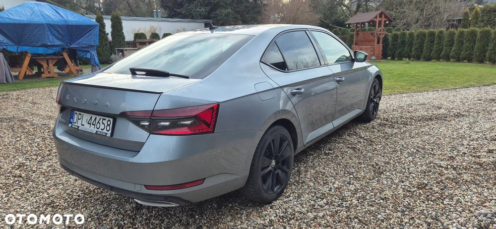 Skoda Superb 2.0 TDI Sportline DSG - 2
