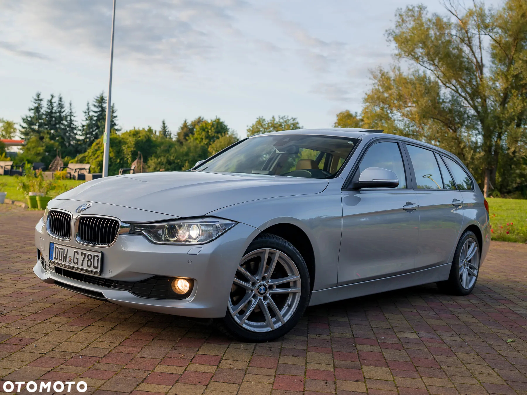 BMW Seria 3 318d xDrive Touring - 14