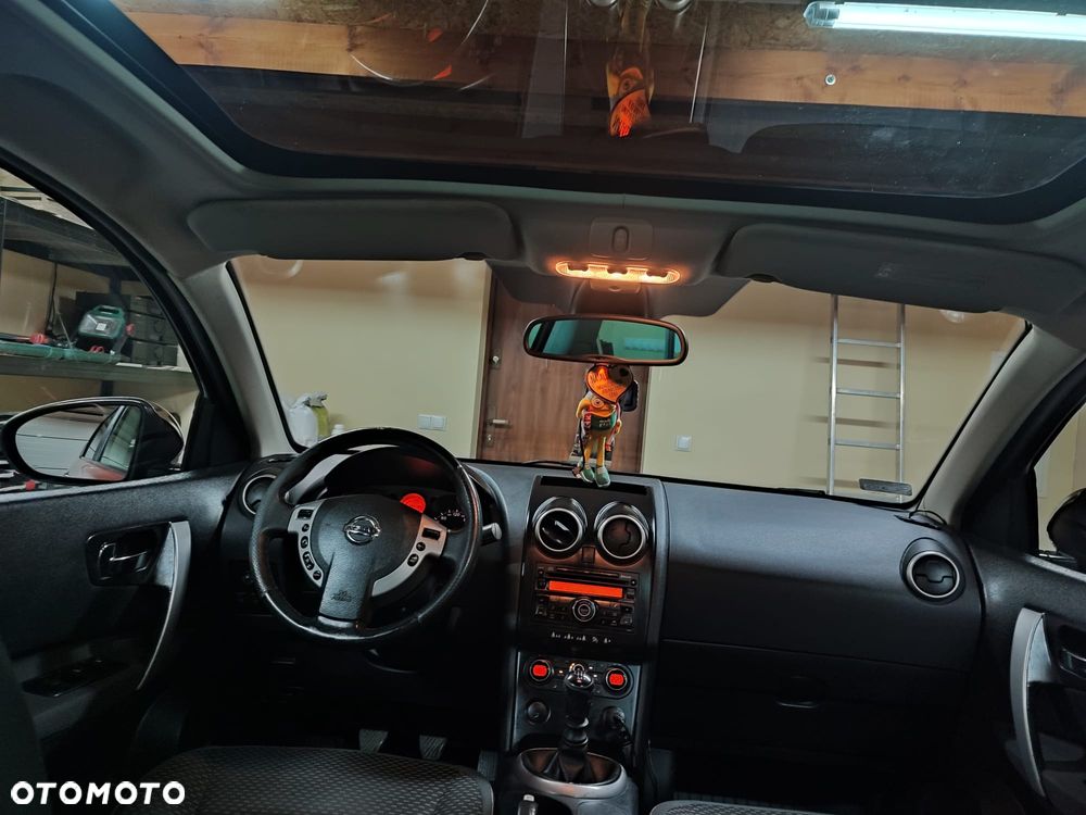 Nissan Qashqai 2.0 dCi DPF tekna - 9