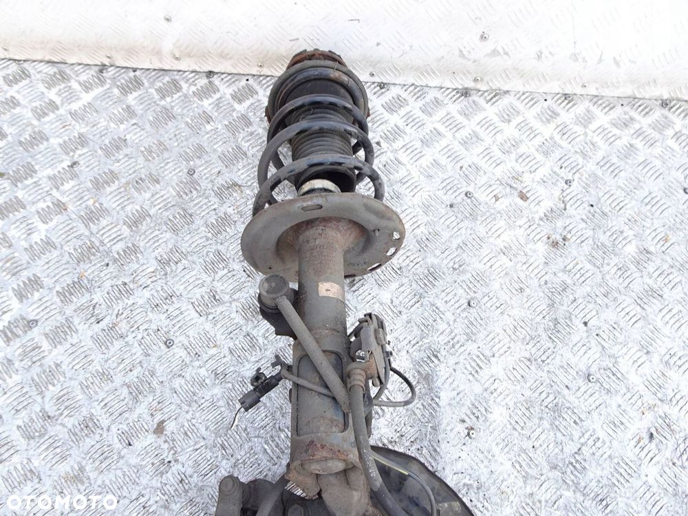 kolumna + zwrotnica prawa toyota verso i 2.0 d4d 09-13r., - 6