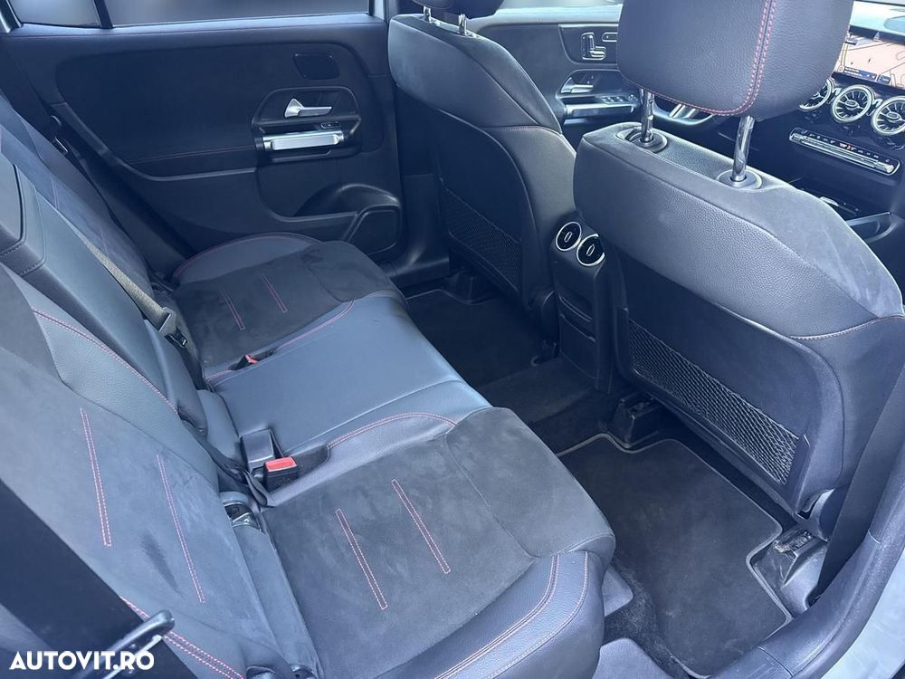 Mercedes-Benz GLB - 14