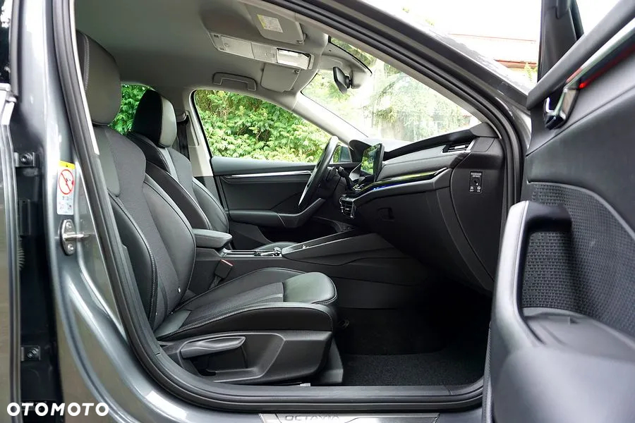 Skoda Octavia 1.5 TSI e-TEC DSG Selection Plus - 28