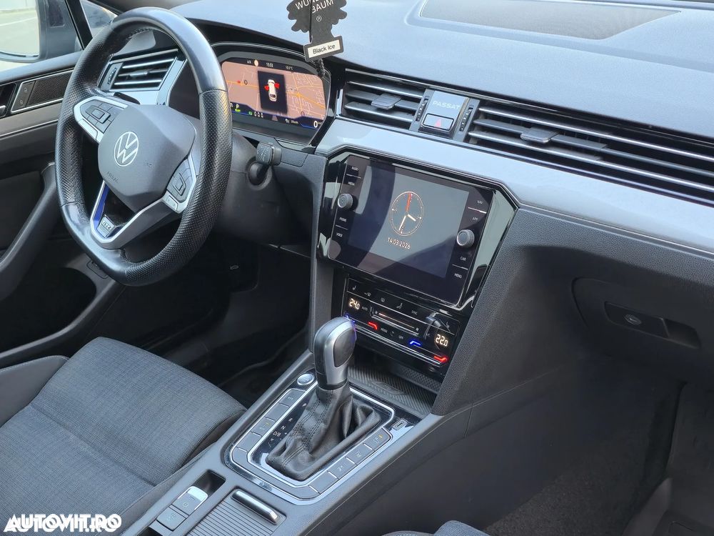 Volkswagen Passat - 16