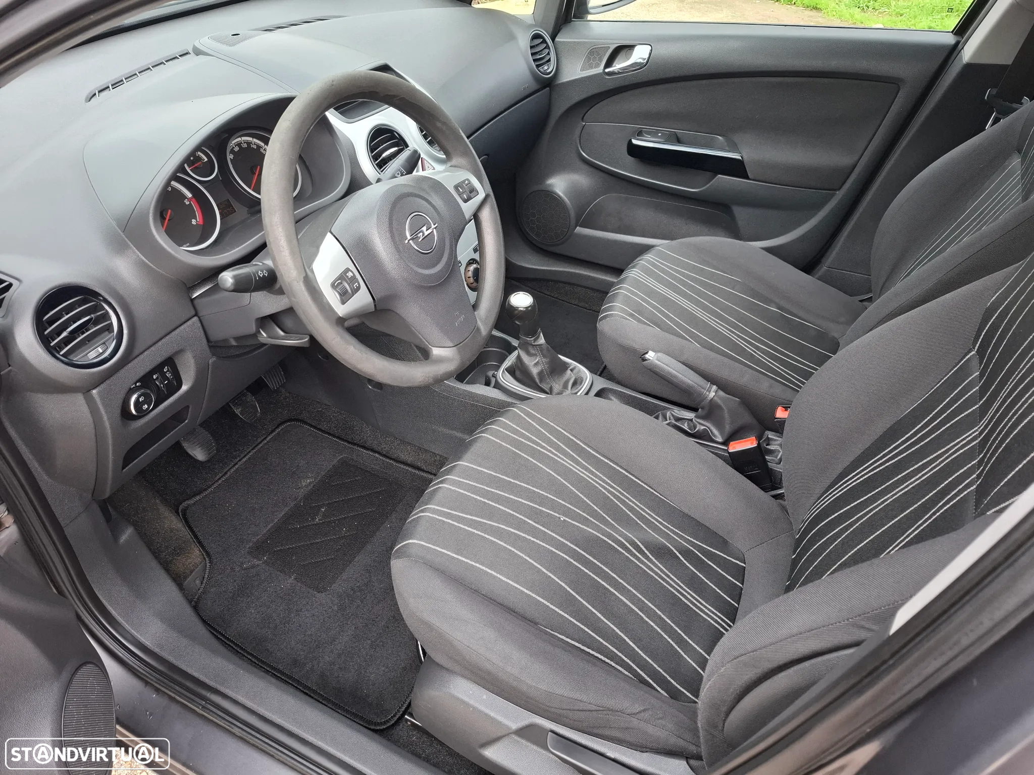 Opel Corsa 1.3 CDTi Enjoy EcoFLEX - 10