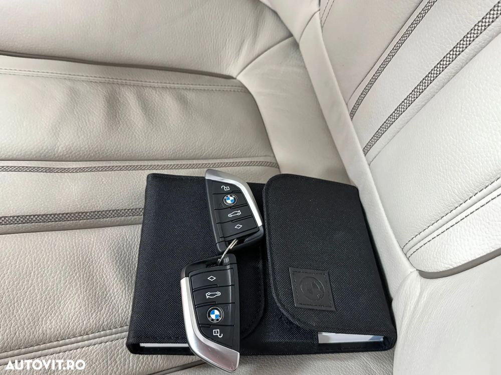 BMW Seria 5 530d xDrive Aut. - 41