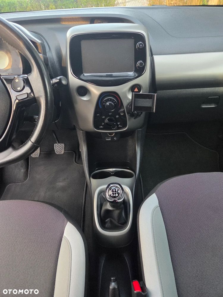 Toyota Aygo x-play touch - 22