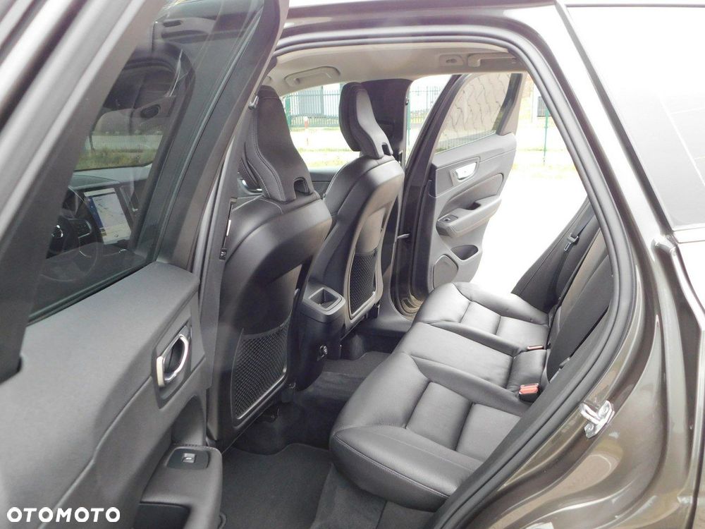 Volvo XC 60 D3 Momentum Pro - 13