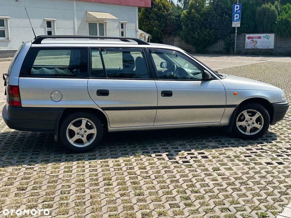 Opel Astra 1.4 Base - 5