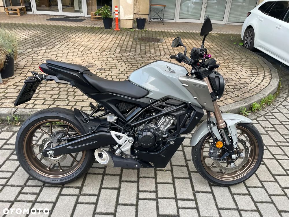 Honda CB - 1