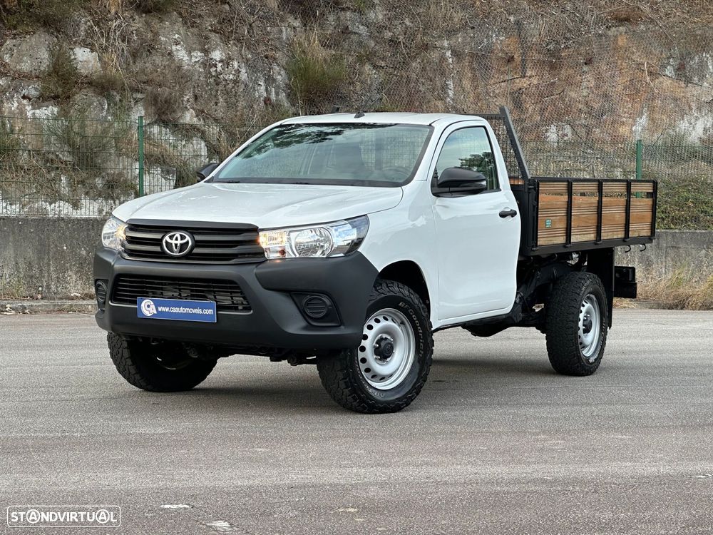 Toyota Hilux 2.4 D-4D 4WD CE CM - 2