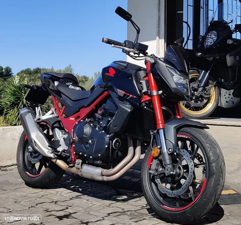 Honda Hornet 750 - 7