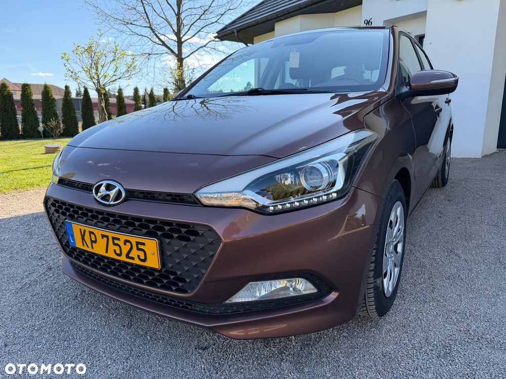 Hyundai i20 blue 1.2 Trend - 12