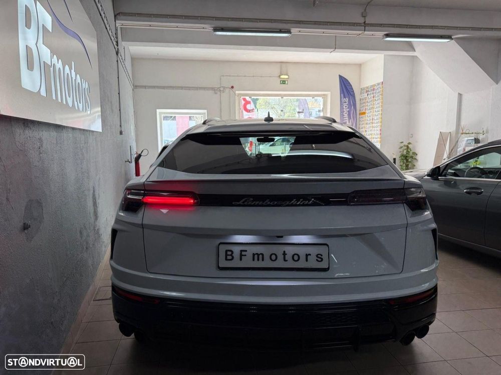Lamborghini Urus 4.0 V8 - 8