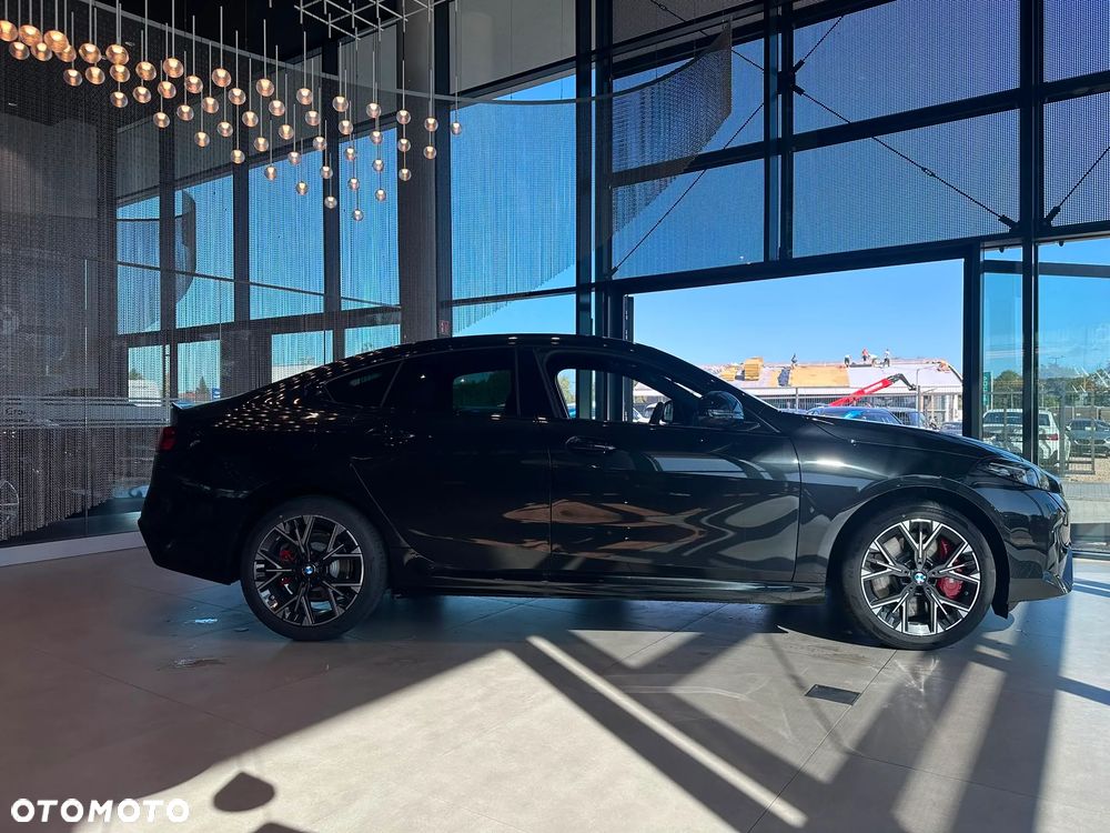BMW Seria 2 220i mHEV - 8