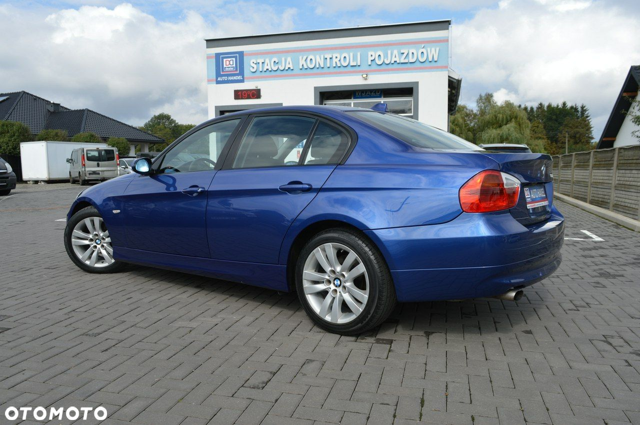 BMW Seria 3 318i - 13