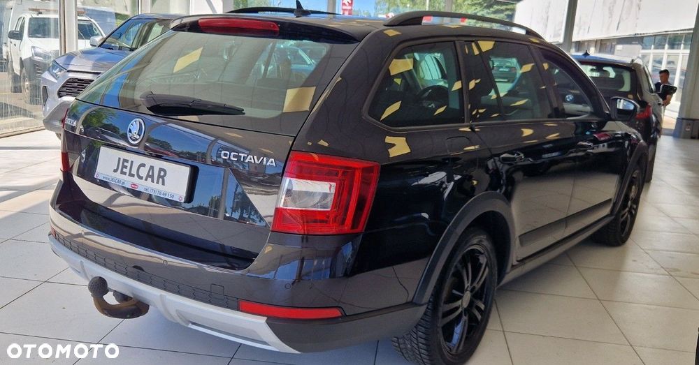 Skoda Octavia Scout 2.0 TDI 4x4 DSG - 11