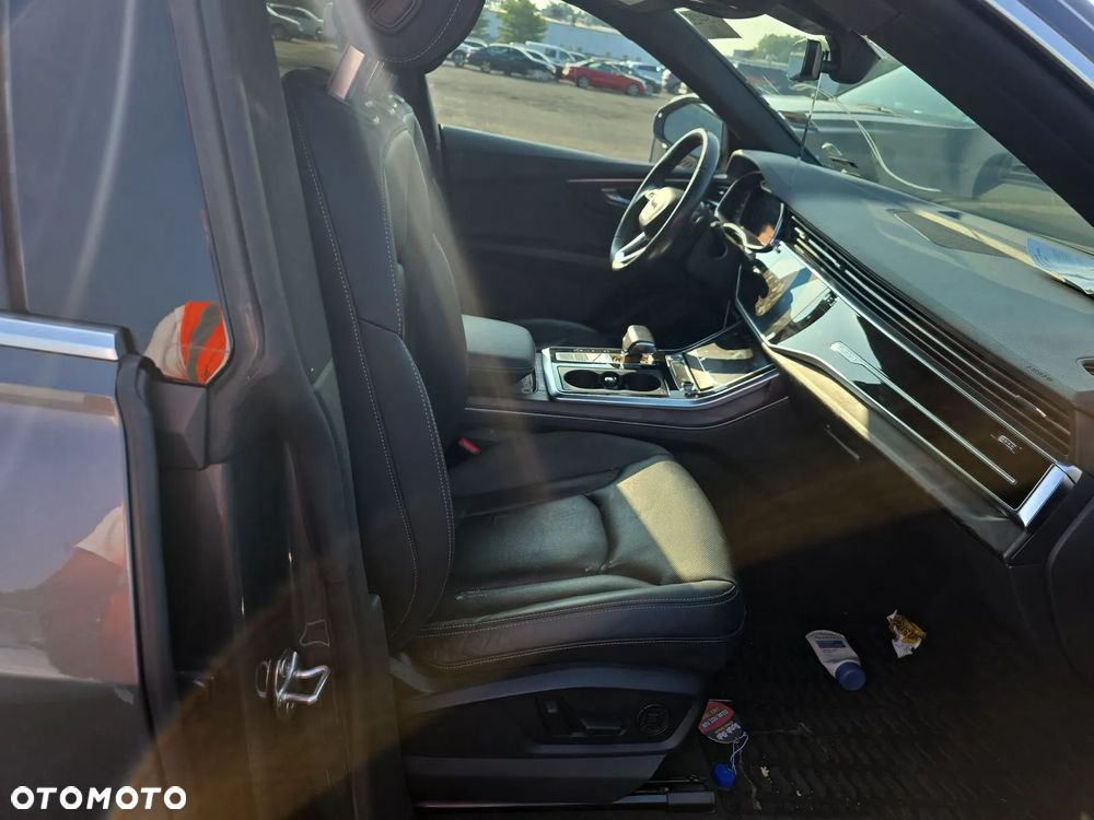 Audi Q8 55 TFSI quattro tiptronic - 15