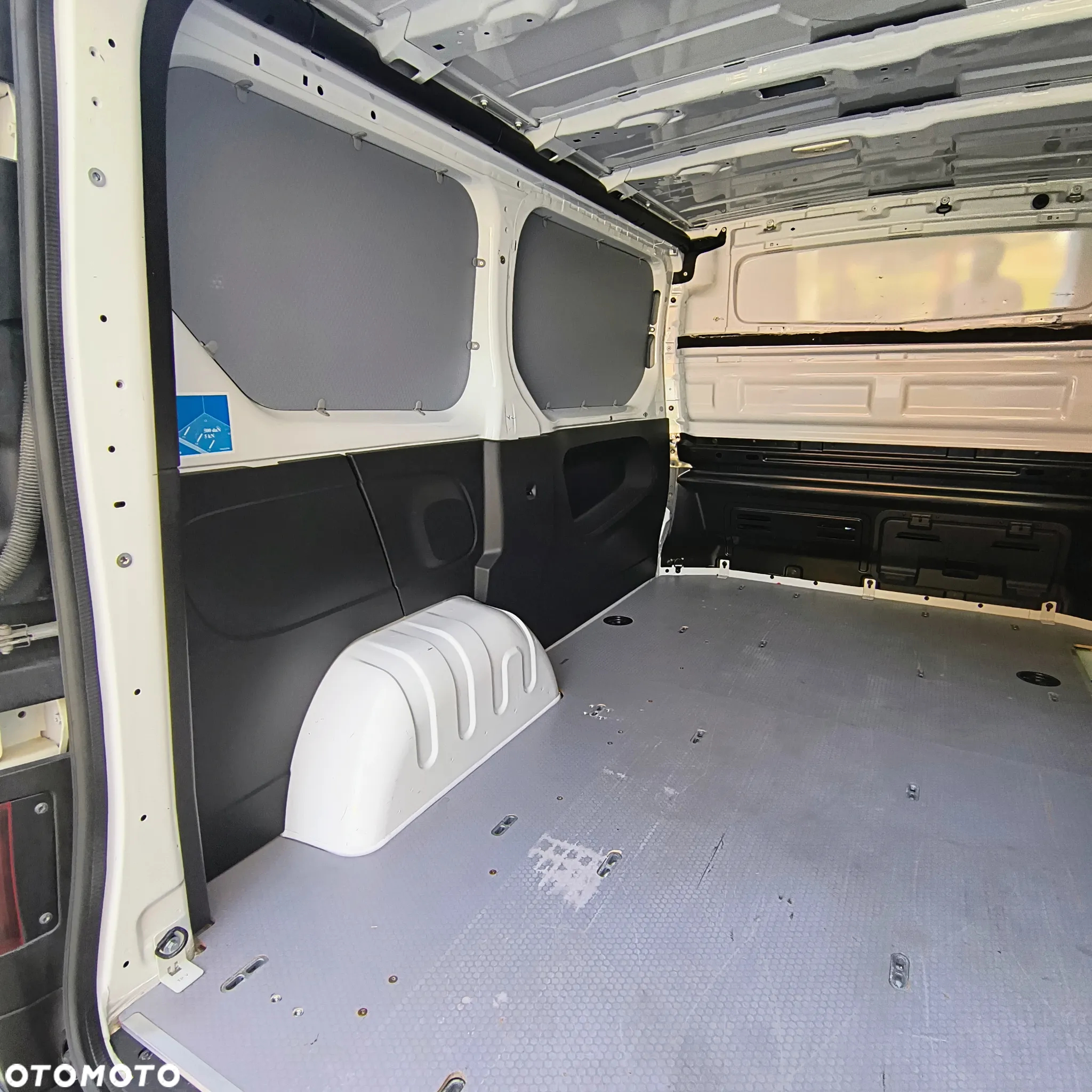 Opel Vivaro - 9