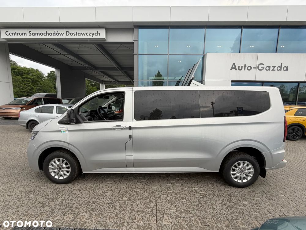 Volkswagen Caravelle - 7